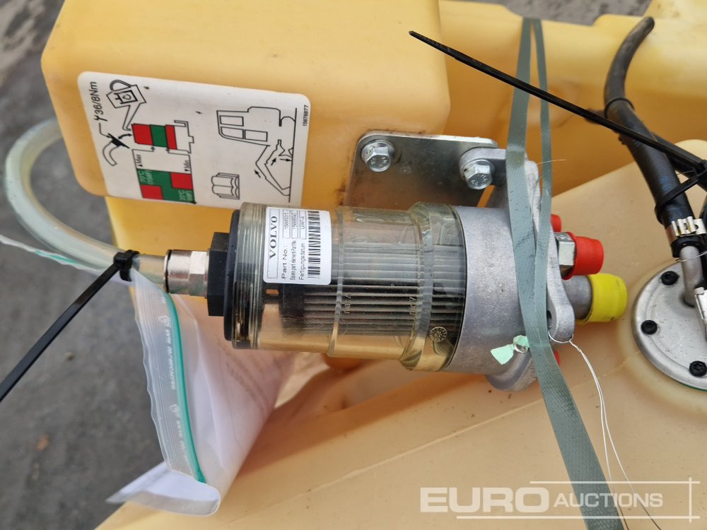 Hydraulic Tank to suit Volvo ECR50D (2 of) - Yedek parça - Ekskavatör: fotoğraf 5 Hydraulic Tank to suit Volvo ECR50D (2 of) - Yedek parça - Ekskavatör: fotoğraf 5