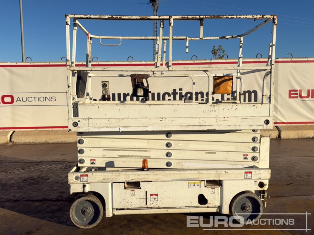 2014 Haulotte Compact 12 - Makasli platform: fotoğraf 2 2014 Haulotte Compact 12 - Makasli platform: fotoğraf 2