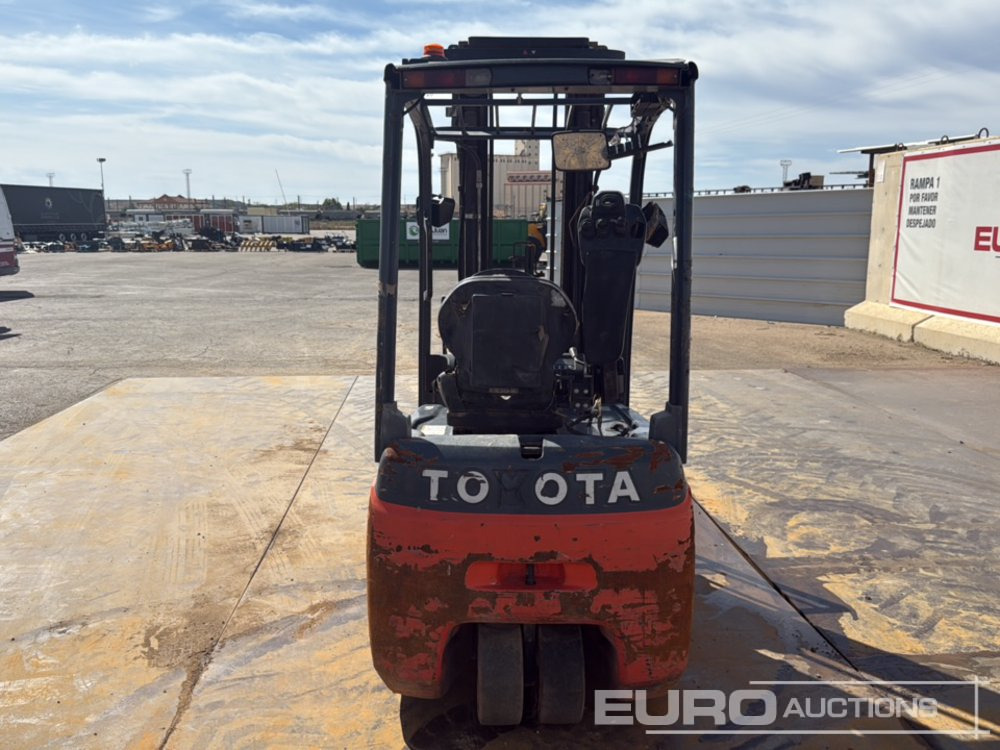 2015 Toyota 8FBET18 - Elektrikli forklift: fotoğraf 4 2015 Toyota 8FBET18 - Elektrikli forklift: fotoğraf 4