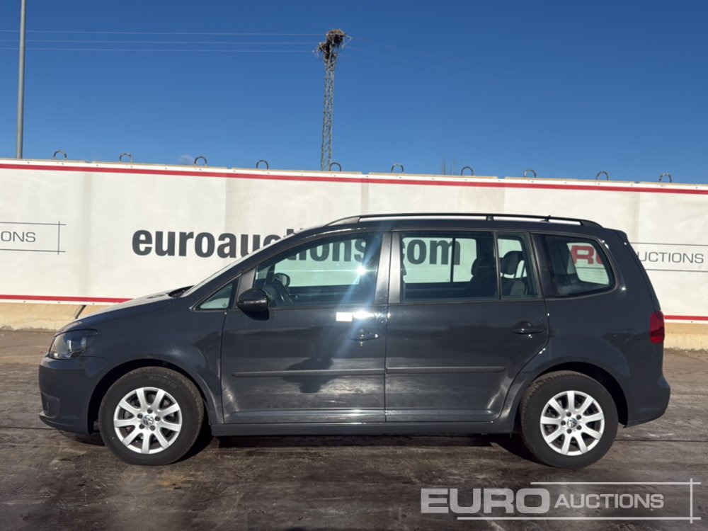 2015 Volkswagen Touran - Binek araba: fotoğraf 2 2015 Volkswagen Touran - Binek araba: fotoğraf 2