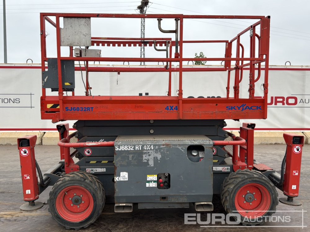 2016 SkyJack SJ6832RT - Araçüstü platform: fotoğraf 2 2016 SkyJack SJ6832RT - Araçüstü platform: fotoğraf 2