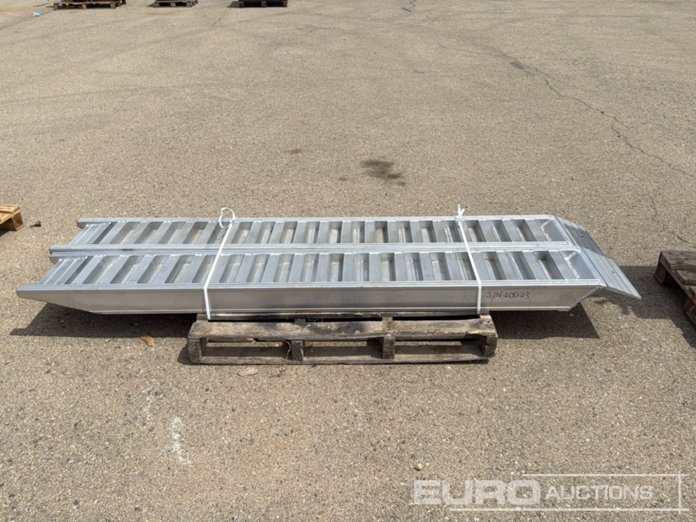 9'' Wide Aluminium Ramps - İnşaat ekipmanı: fotoğraf 5 9'' Wide Aluminium Ramps - İnşaat ekipmanı: fotoğraf 5