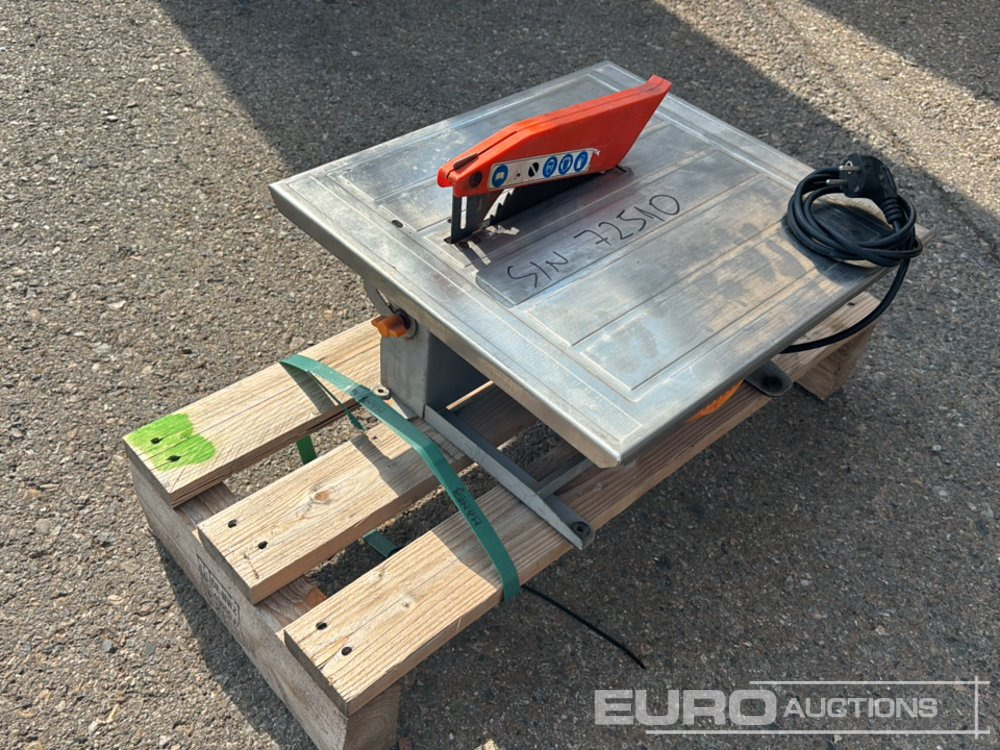 Electric Circular Saw / Sierra Circular Eléctrica - İnşaat ekipmanı: fotoğraf 1 Electric Circular Saw / Sierra Circular Eléctrica - İnşaat ekipmanı: fotoğraf 1