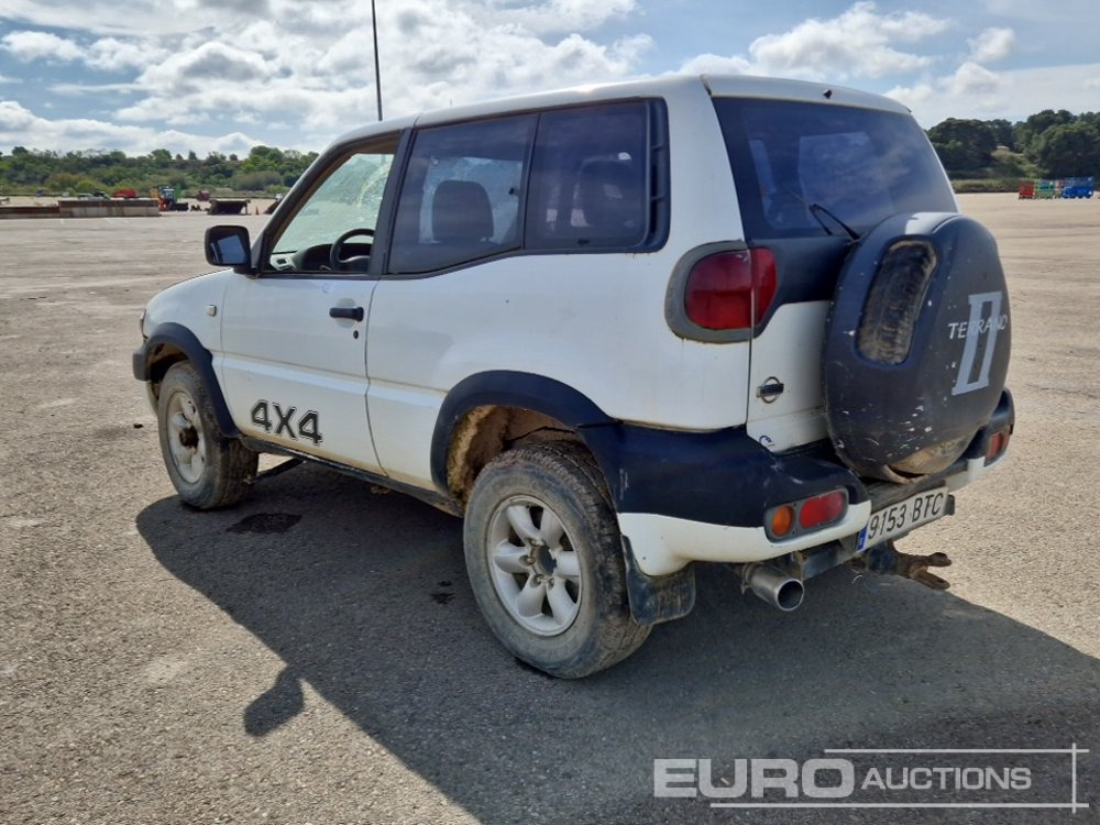 2002 Nissan Terrano II - İş makinaları: fotoğraf 3 2002 Nissan Terrano II - İş makinaları: fotoğraf 3