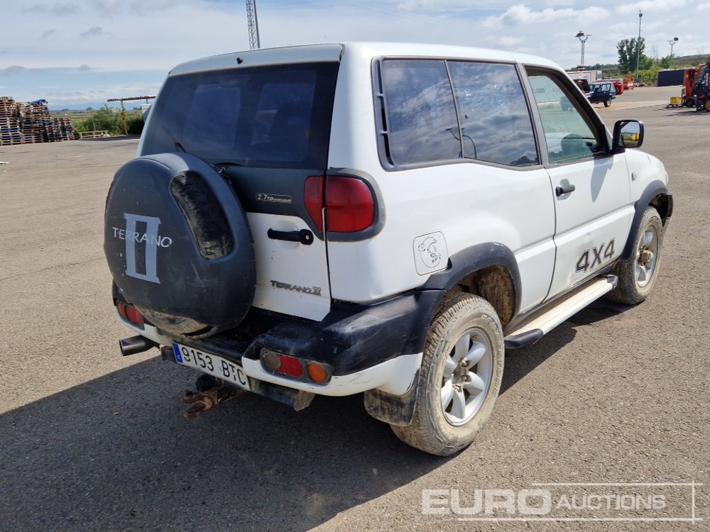 2002 Nissan Terrano II - İş makinaları: fotoğraf 5 2002 Nissan Terrano II - İş makinaları: fotoğraf 5