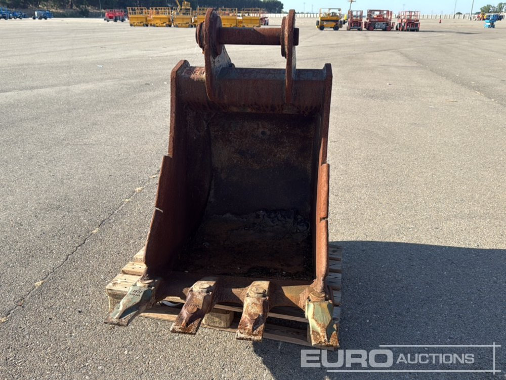 JCB 32" Digging Bucket to suit Backhoe Loader - Kova: fotoğraf 5 JCB 32" Digging Bucket to suit Backhoe Loader - Kova: fotoğraf 5