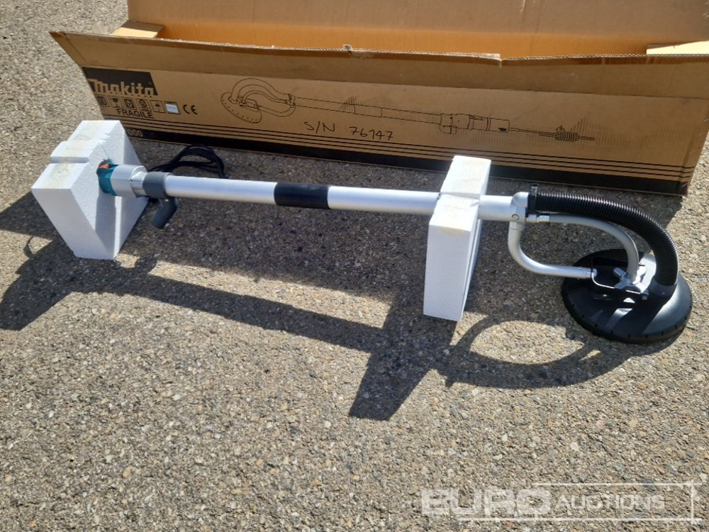 Makita SL 700 - Garaj ekipman: fotoğraf 5 Makita SL 700 - Garaj ekipman: fotoğraf 5