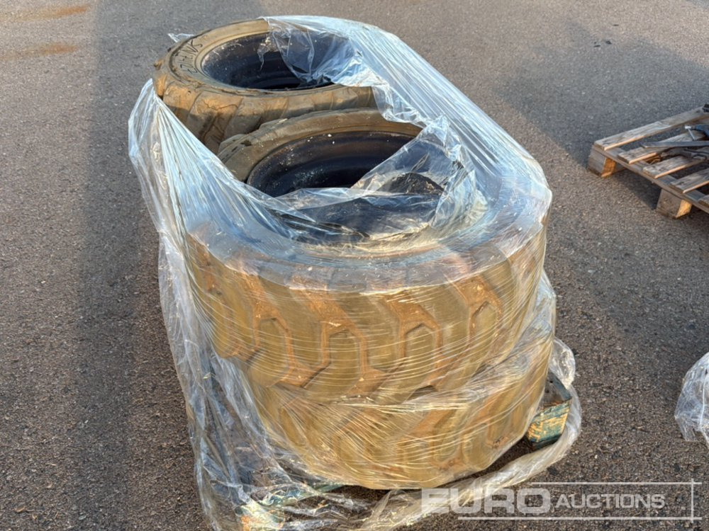 Pallet of 10-16.5 Wheels (4 of) - Lastik: fotoğraf 1 Pallet of 10-16.5 Wheels (4 of) - Lastik: fotoğraf 1