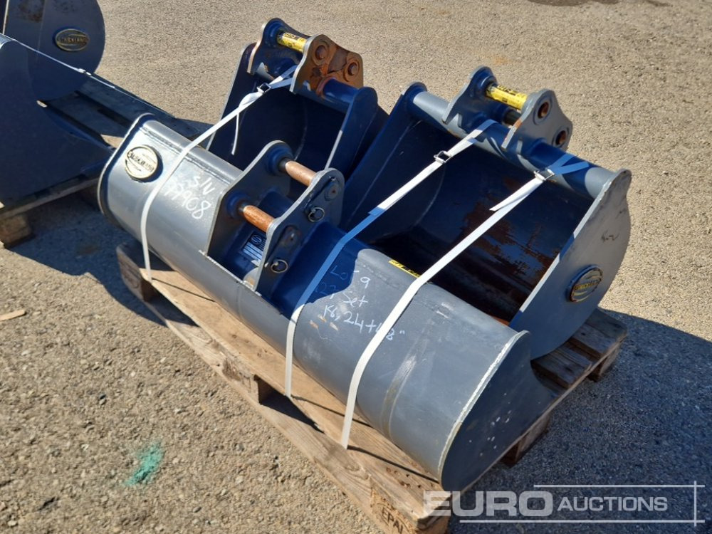 Strickland Set of U27 18' Clening Bucke (S/N 5031006042), U27 24' Cleaning Bucket (S/N 5030169083BD), U27 348D Cleaning Bucket (S/N 502450688) - Kova: fotoğraf 1 Strickland Set of U27 18' Clening Bucke (S/N 5031006042), U27 24' Cleaning Bucket (S/N 5030169083BD), U27 348D Cleaning Bucket (S/N 502450688) - Kova: fotoğraf 1