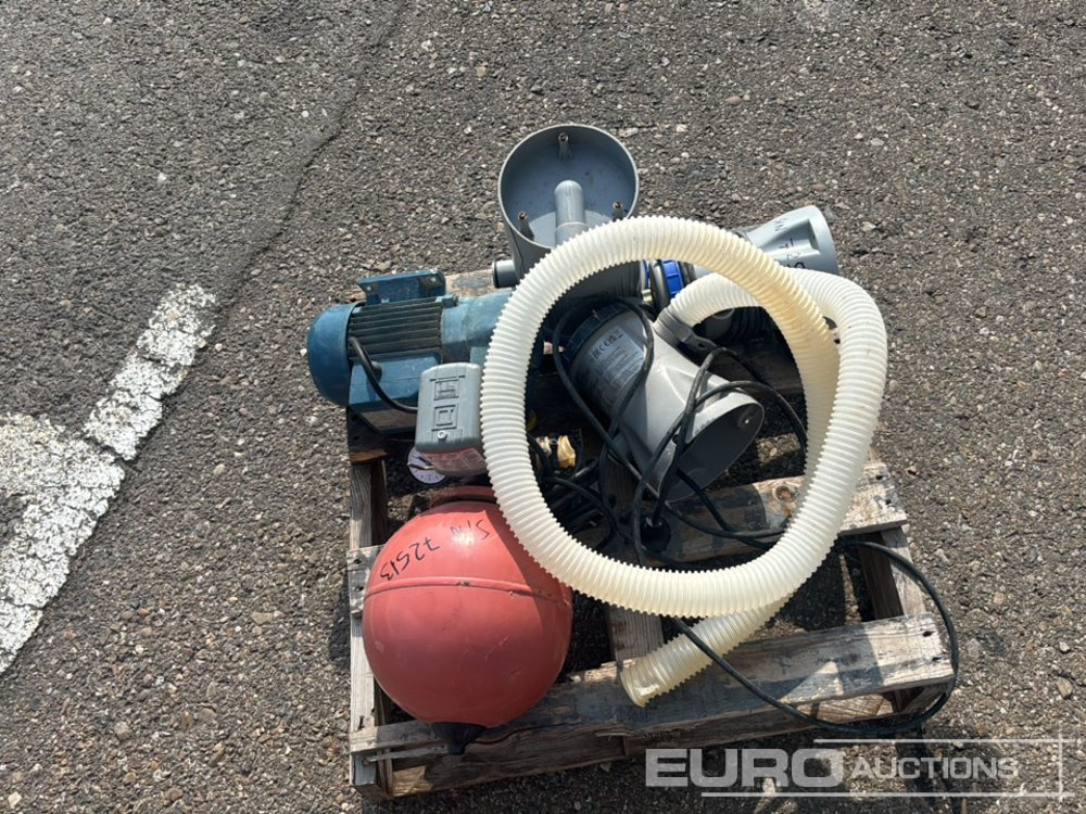 Submersible Water Pumps (3 of) / Bombas de Agua - İnşaat ekipmanı: fotoğraf 4 Submersible Water Pumps (3 of) / Bombas de Agua - İnşaat ekipmanı: fotoğraf 4