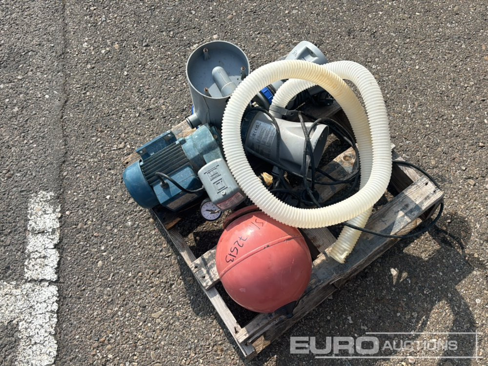 Submersible Water Pumps (3 of) / Bombas de Agua - İnşaat ekipmanı: fotoğraf 3 Submersible Water Pumps (3 of) / Bombas de Agua - İnşaat ekipmanı: fotoğraf 3
