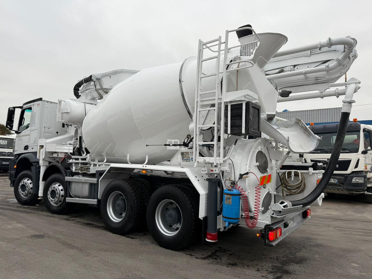 Camion mixo-pompe Arocs 3240 EE-572-PH - Mobil beton pompası: fotoğraf 4 Camion mixo-pompe Arocs 3240 EE-572-PH - Mobil beton pompası: fotoğraf 4