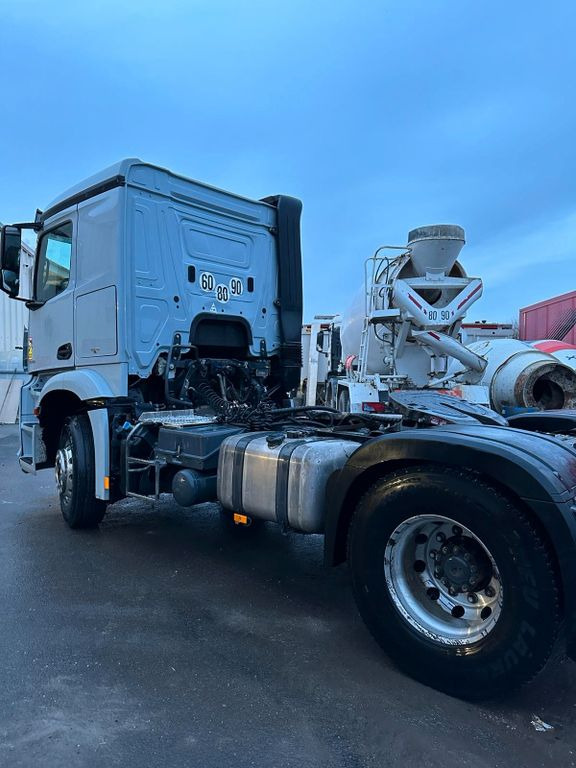Mercedes-Benz Arocs 1843 - Çekici: fotoğraf 4 Mercedes-Benz Arocs 1843 - Çekici: fotoğraf 4