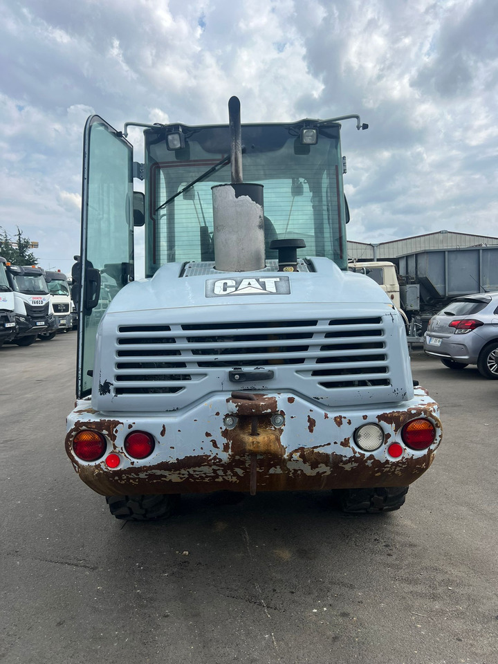 Mini chargeuse Caterpillar 906 - Belden kırmalı yükleyici: fotoğraf 5 Mini chargeuse Caterpillar 906 - Belden kırmalı yükleyici: fotoğraf 5