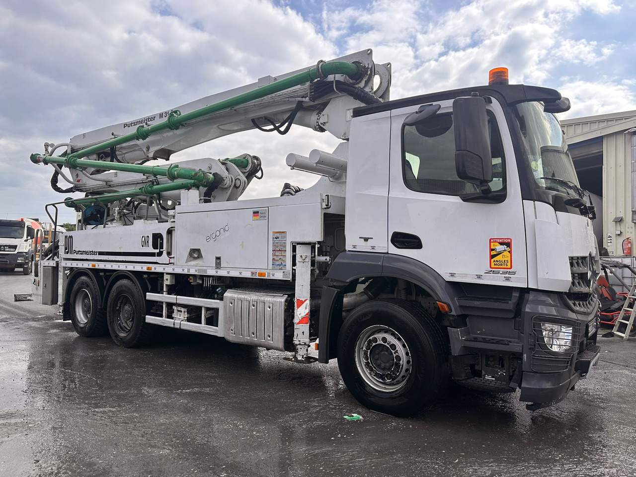 Pompe à béton PUTZ 31m avec cabine Mercedes-Benz Arocs 2636 DZ-389-XG - Mobil beton pompası: fotoğraf 3 Pompe à béton PUTZ 31m avec cabine Mercedes-Benz Arocs 2636 DZ-389-XG - Mobil beton pompası: fotoğraf 3