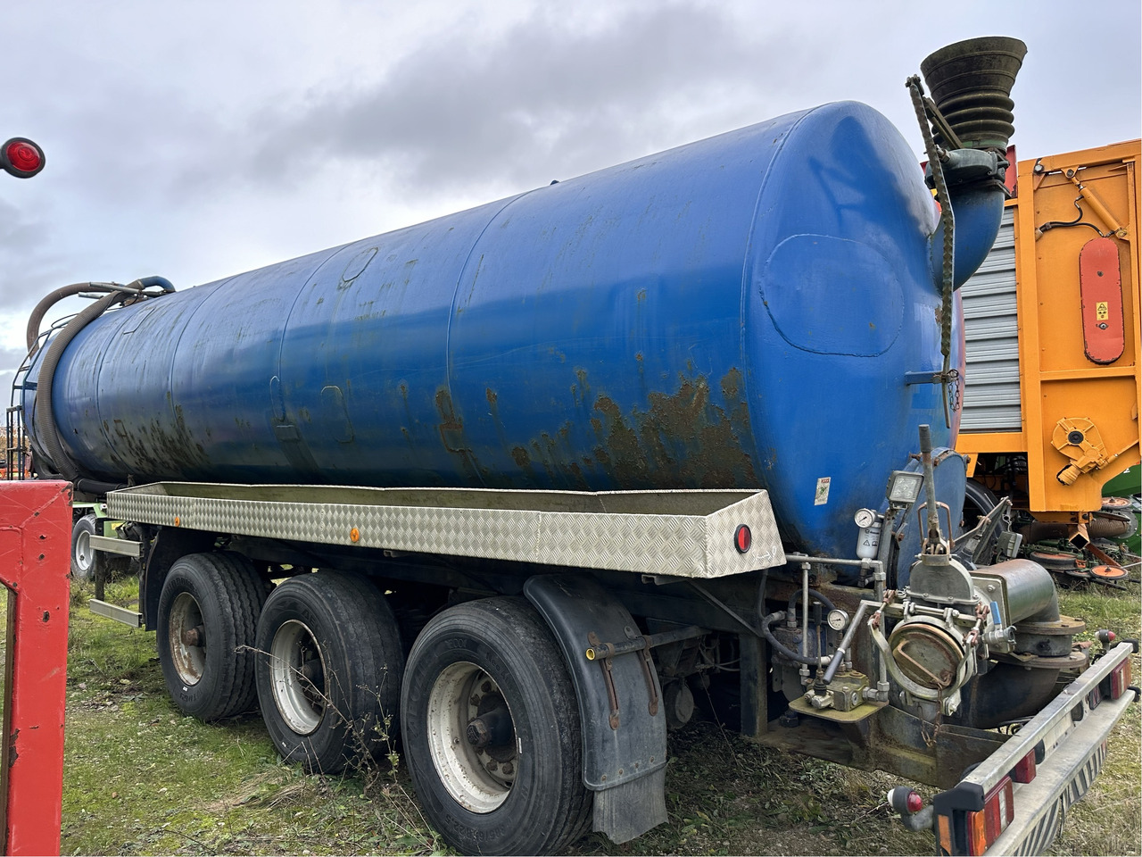 Bardenhorst Gülletransportauflieger 28.000 - Gübreleme makinesi: fotoğraf 5 Bardenhorst Gülletransportauflieger 28.000 - Gübreleme makinesi: fotoğraf 5