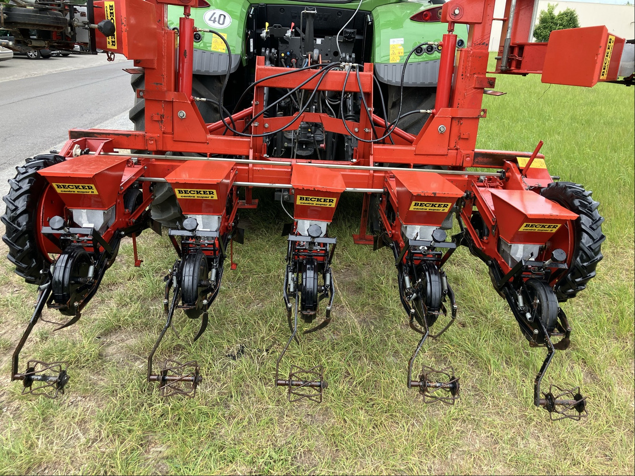 Becker Rübendrille 12 Reihen - Ekim makinesi: fotoğraf 1 Becker Rübendrille 12 Reihen - Ekim makinesi: fotoğraf 1
