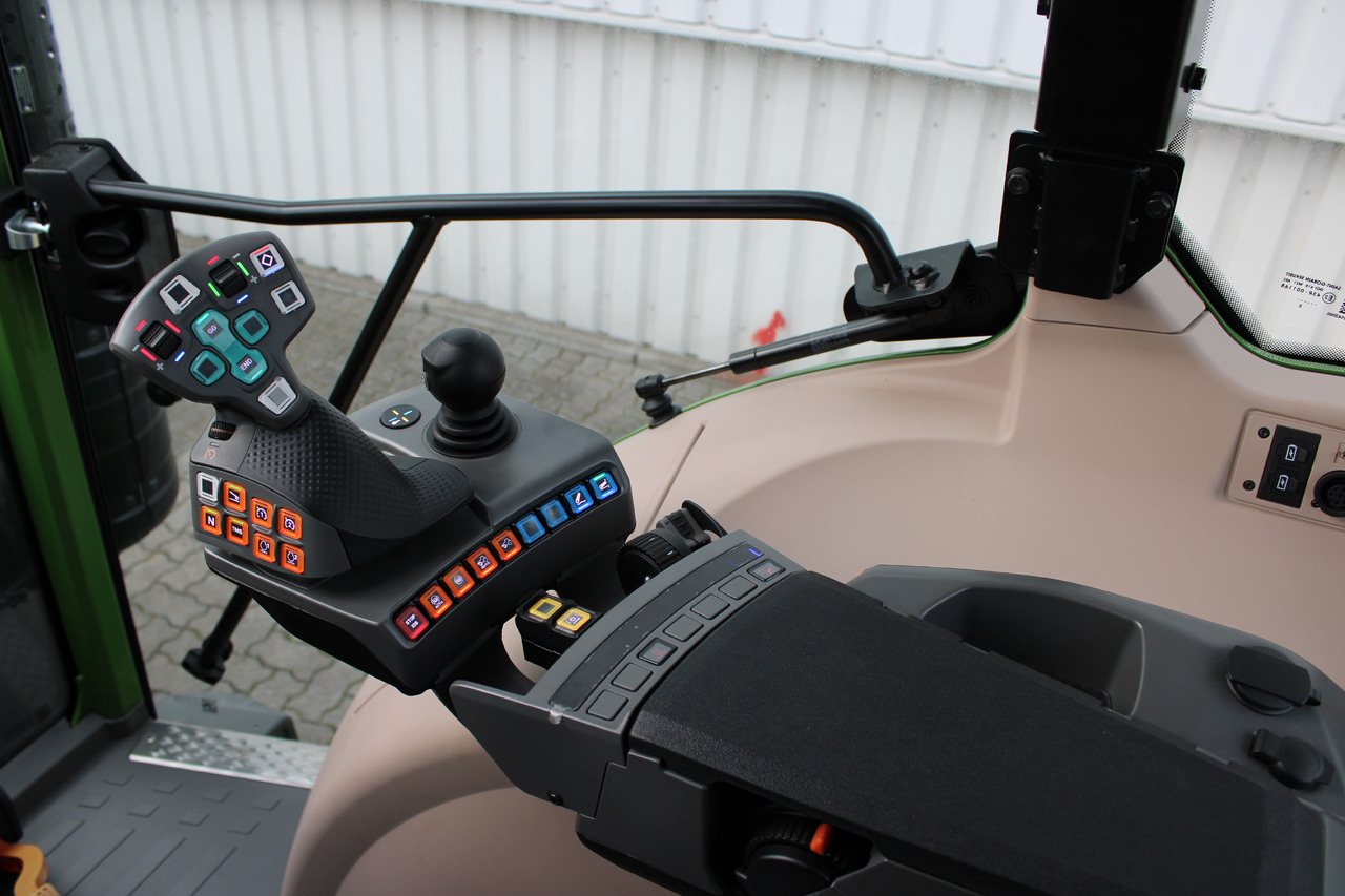 Fendt 211S Vario Gen3 Power Sett2 - Traktör: fotoğraf 5 Fendt 211S Vario Gen3 Power Sett2 - Traktör: fotoğraf 5