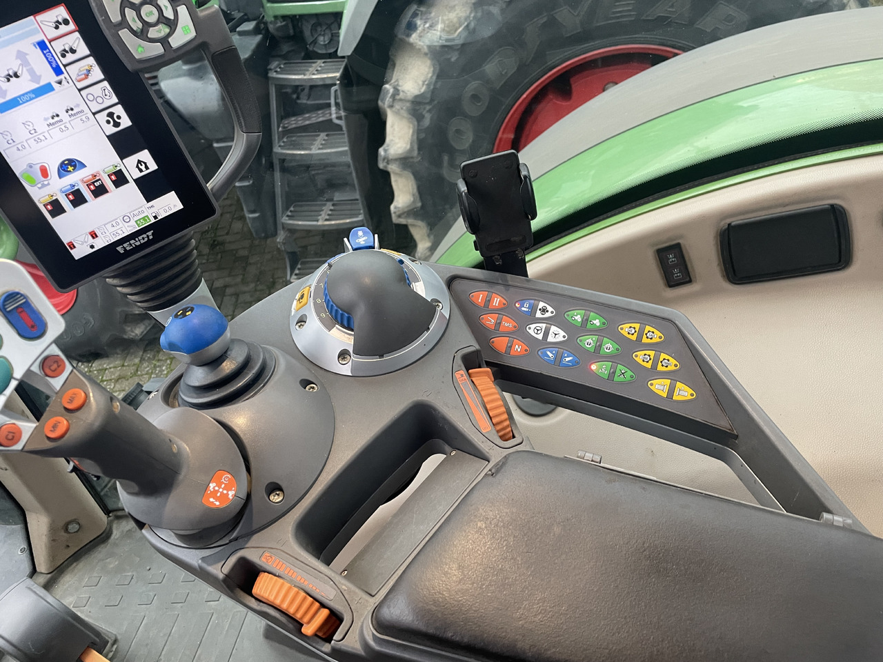 Fendt 718 Power Plus - Traktör: fotoğraf 3 Fendt 718 Power Plus - Traktör: fotoğraf 3