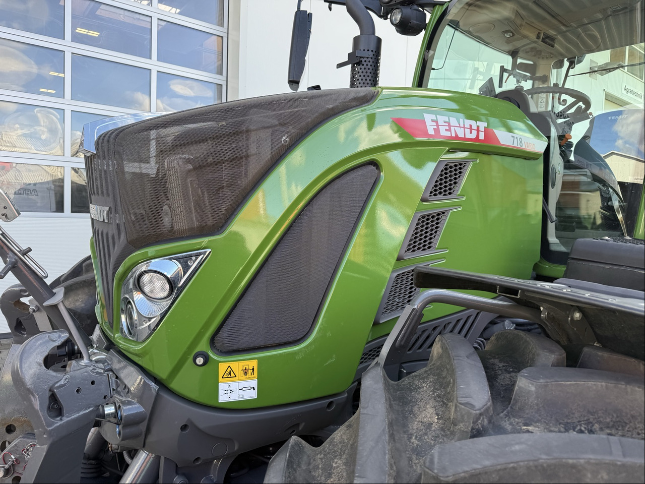 Fendt 718 Vario Gen6 ProfiPlus - Traktör: fotoğraf 4 Fendt 718 Vario Gen6 ProfiPlus - Traktör: fotoğraf 4