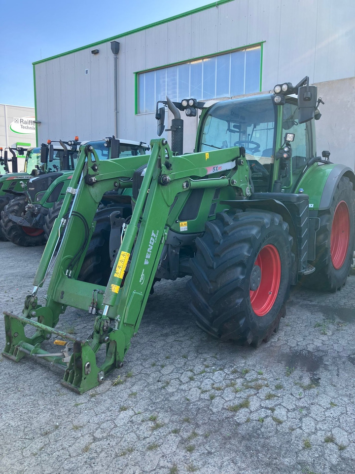 Fendt 718 Vario S4 Power - Traktör: fotoğraf 1 Fendt 718 Vario S4 Power - Traktör: fotoğraf 1