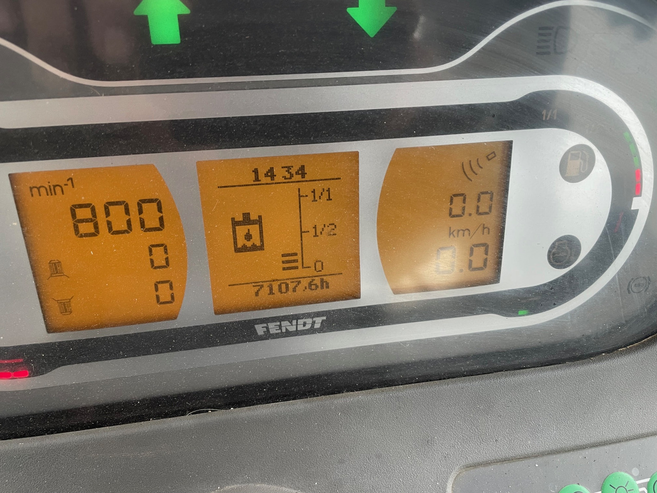 Fendt 718 Vario S4 ProfiPlus - Traktör: fotoğraf 2 Fendt 718 Vario S4 ProfiPlus - Traktör: fotoğraf 2