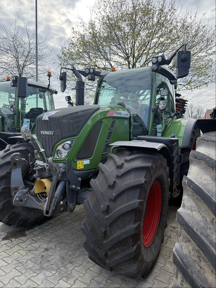 Fendt 718 Vario S4 ProfiPlus - Traktör: fotoğraf 2 Fendt 718 Vario S4 ProfiPlus - Traktör: fotoğraf 2
