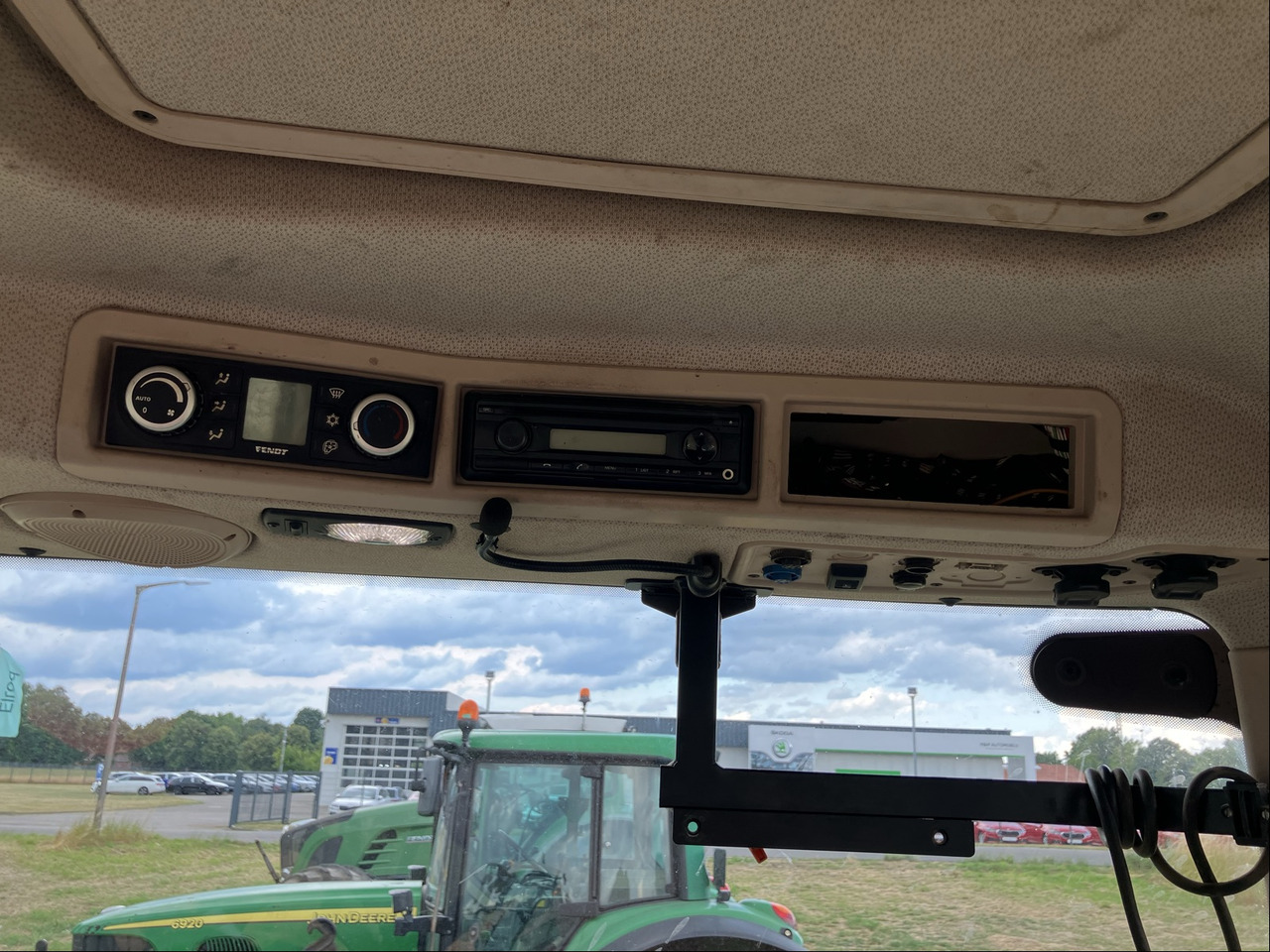 Fendt 724 Vario S4 - Traktör: fotoğraf 2 Fendt 724 Vario S4 - Traktör: fotoğraf 2
