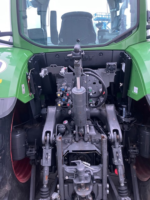 Fendt 724 Vario S4 Profi - Traktör: fotoğraf 3 Fendt 724 Vario S4 Profi - Traktör: fotoğraf 3