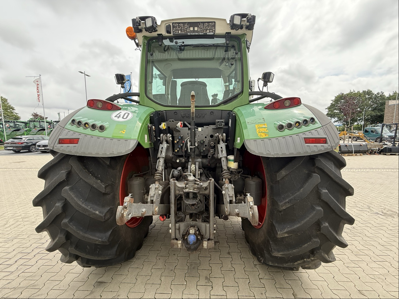 Fendt 724 Vario S4 Profi - Traktör: fotoğraf 4 Fendt 724 Vario S4 Profi - Traktör: fotoğraf 4