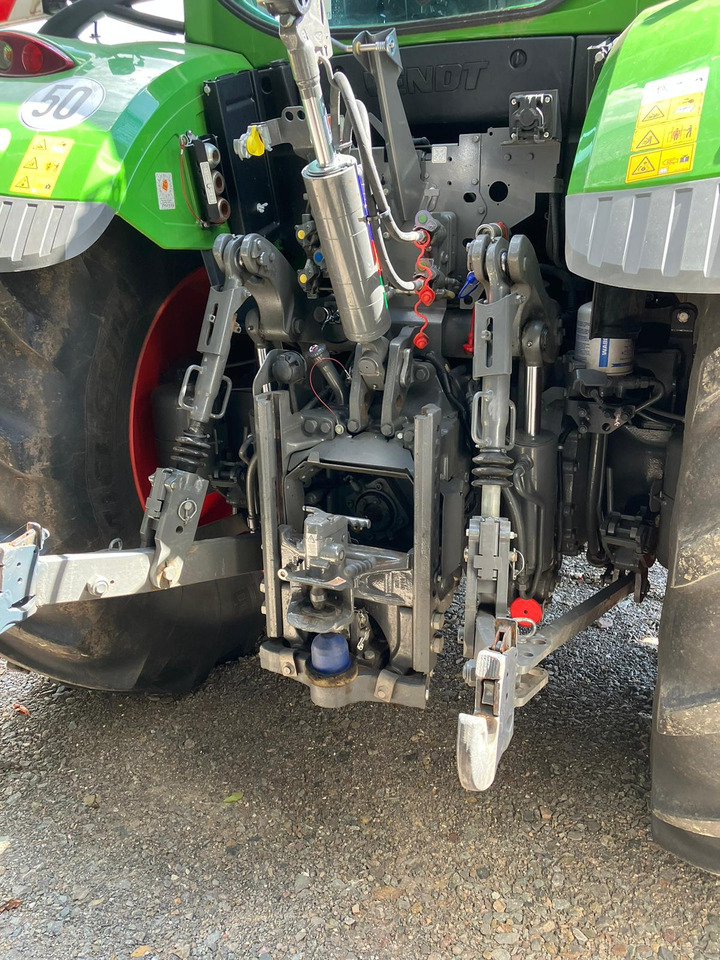 Fendt 724 Vario S4 Profi - Traktör: fotoğraf 2 Fendt 724 Vario S4 Profi - Traktör: fotoğraf 2