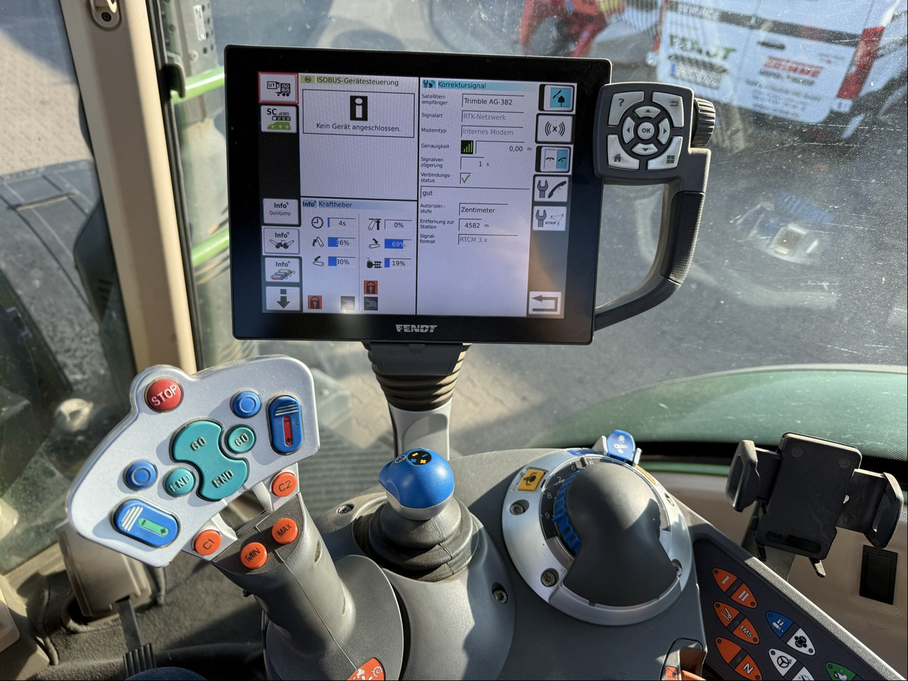 Fendt 724 Vario S4 ProfiPlus - Traktör: fotoğraf 3 Fendt 724 Vario S4 ProfiPlus - Traktör: fotoğraf 3