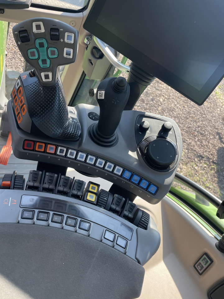 Fendt 728 Vario Gen7 Profi Setting2 - Traktör: fotoğraf 4 Fendt 728 Vario Gen7 Profi Setting2 - Traktör: fotoğraf 4