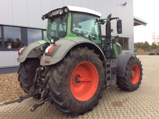 Fendt 824 Vario S4 Profi - Traktör: fotoğraf 5 Fendt 824 Vario S4 Profi - Traktör: fotoğraf 5