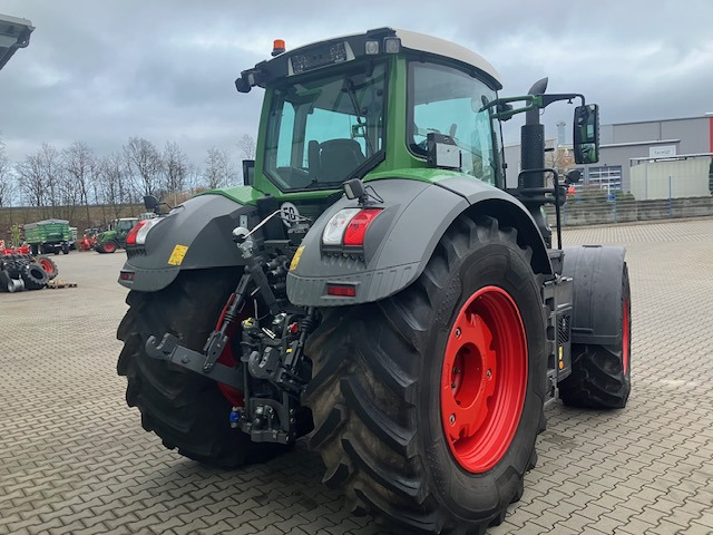 Fendt 826 Vario S4 Profi - Traktör: fotoğraf 4 Fendt 826 Vario S4 Profi - Traktör: fotoğraf 4