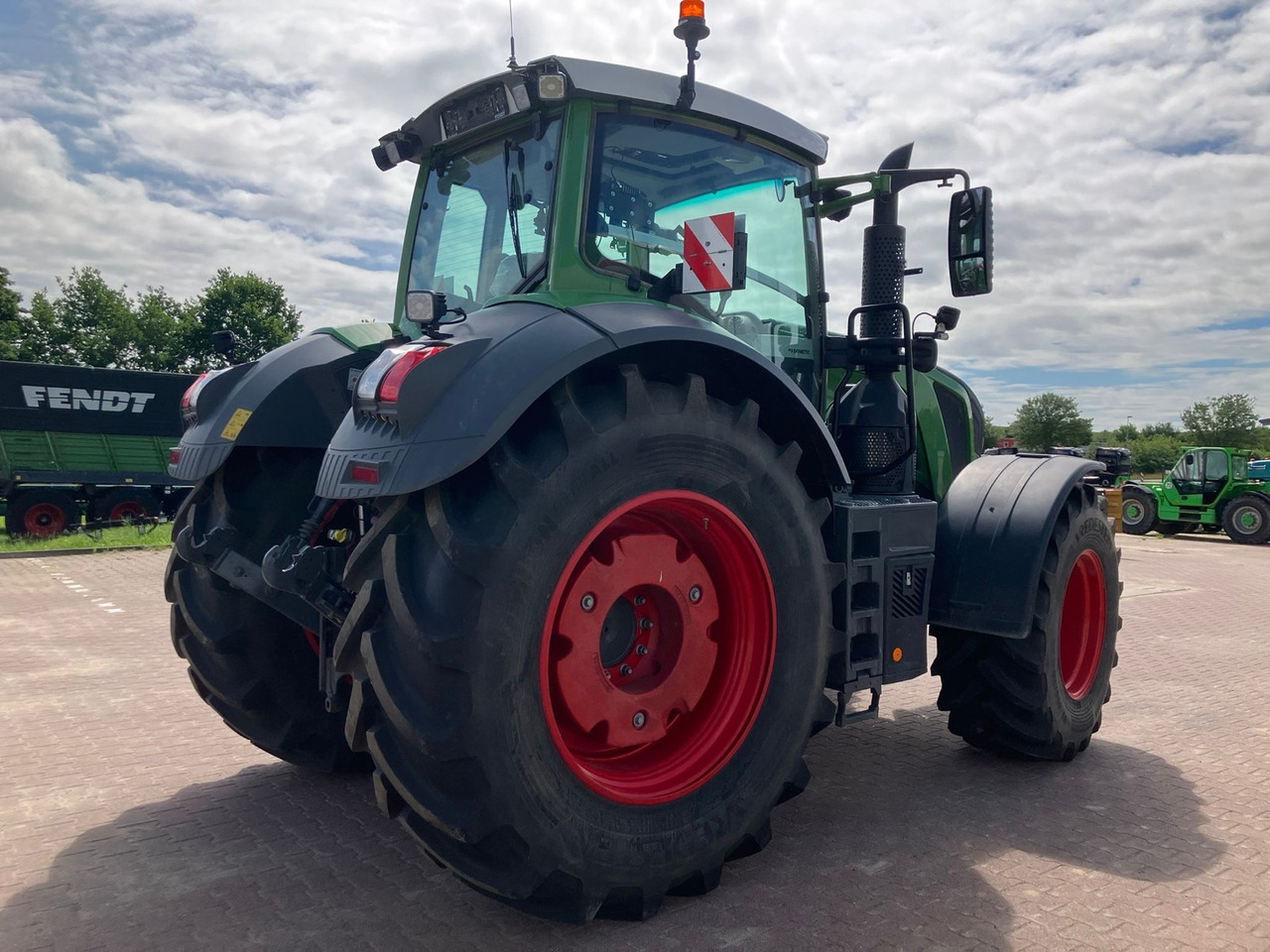 Fendt 828 Vario S4 Profi Plus - Traktör: fotoğraf 5 Fendt 828 Vario S4 Profi Plus - Traktör: fotoğraf 5