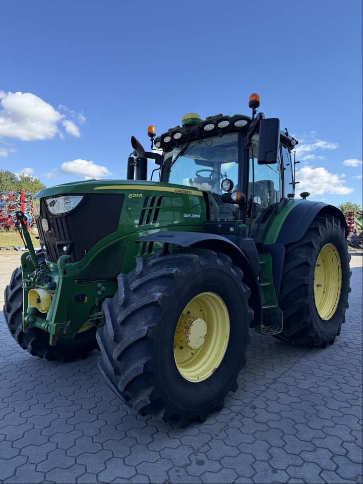John Deere 6215R - Traktör: fotoğraf 1 John Deere 6215R - Traktör: fotoğraf 1