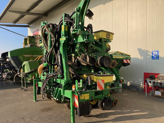John Deere Einzelkornsämaschine 1725 NT - Ekim makinesi: fotoğraf 1 John Deere Einzelkornsämaschine 1725 NT - Ekim makinesi: fotoğraf 1