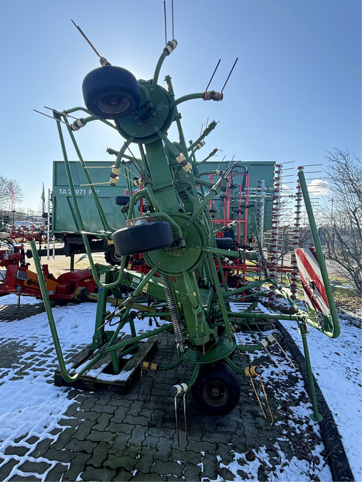 Krone Heuwender KW 882 - Ot toplama tırmığı: fotoğraf 5 Krone Heuwender KW 882 - Ot toplama tırmığı: fotoğraf 5