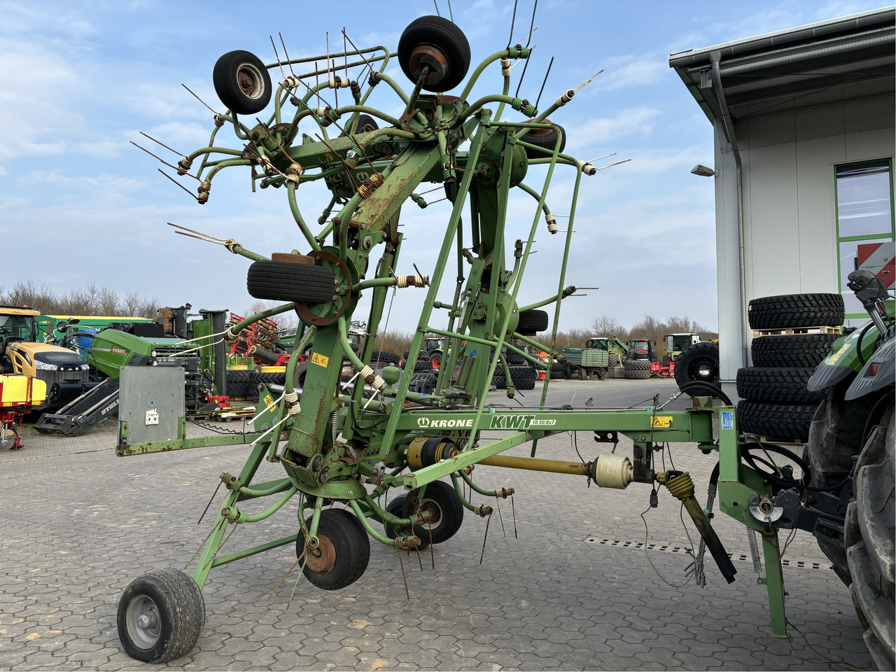 Krone KWT 10.50 / 8 x 7 Heuwender - Ot toplama tırmığı: fotoğraf 5 Krone KWT 10.50 / 8 x 7 Heuwender - Ot toplama tırmığı: fotoğraf 5