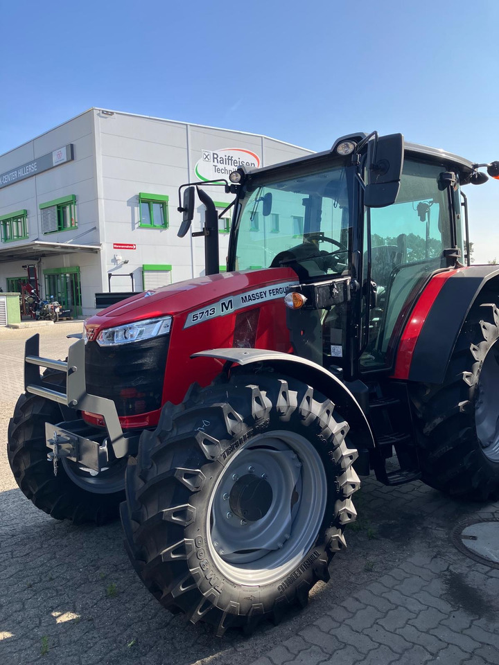 Massey Ferguson 5713 M 4WD Cab Essential - Traktör: fotoğraf 1 Massey Ferguson 5713 M 4WD Cab Essential - Traktör: fotoğraf 1