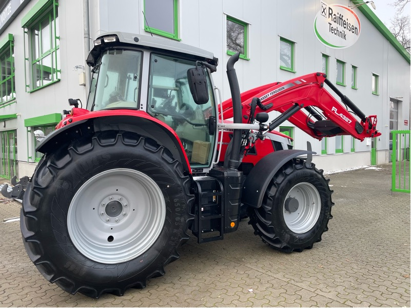 Massey Ferguson 6S.135 Dyna-VT EFFICIENT - Traktör: fotoğraf 1 Massey Ferguson 6S.135 Dyna-VT EFFICIENT - Traktör: fotoğraf 1