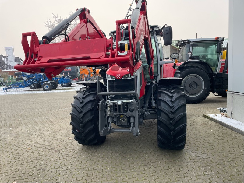 Massey Ferguson 6S.135 Dyna-VT EFFICIENT - Traktör: fotoğraf 4 Massey Ferguson 6S.135 Dyna-VT EFFICIENT - Traktör: fotoğraf 4