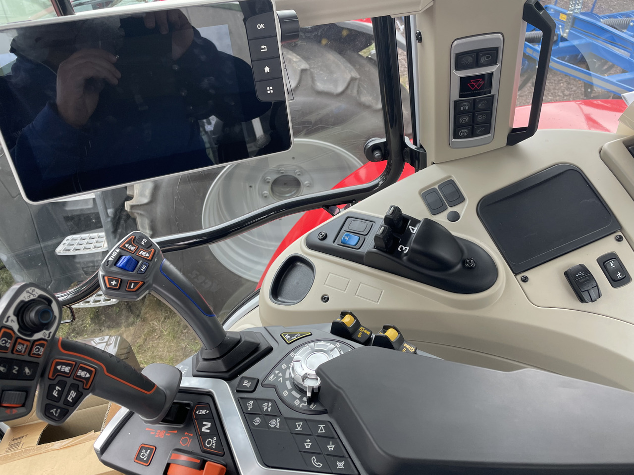 Massey Ferguson 6S.145 Dyna-VT EXCLUSIVE - Traktör: fotoğraf 4 Massey Ferguson 6S.145 Dyna-VT EXCLUSIVE - Traktör: fotoğraf 4