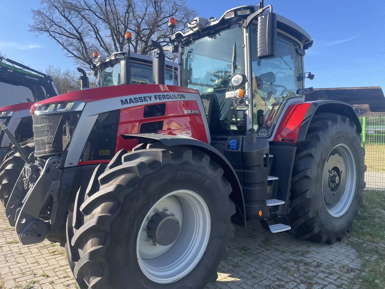 Massey Ferguson 8S.245 Dyna-VT EXCLUSIVE - Traktör: fotoğraf 1 Massey Ferguson 8S.245 Dyna-VT EXCLUSIVE - Traktör: fotoğraf 1