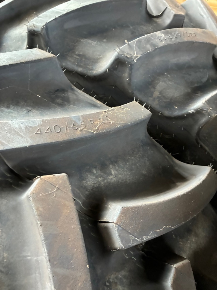 Mitas 540/65R38 AC65 440/65R28 AC65 - Lastikler ve jantlar: fotoğraf 4 Mitas 540/65R38 AC65 440/65R28 AC65 - Lastikler ve jantlar: fotoğraf 4
