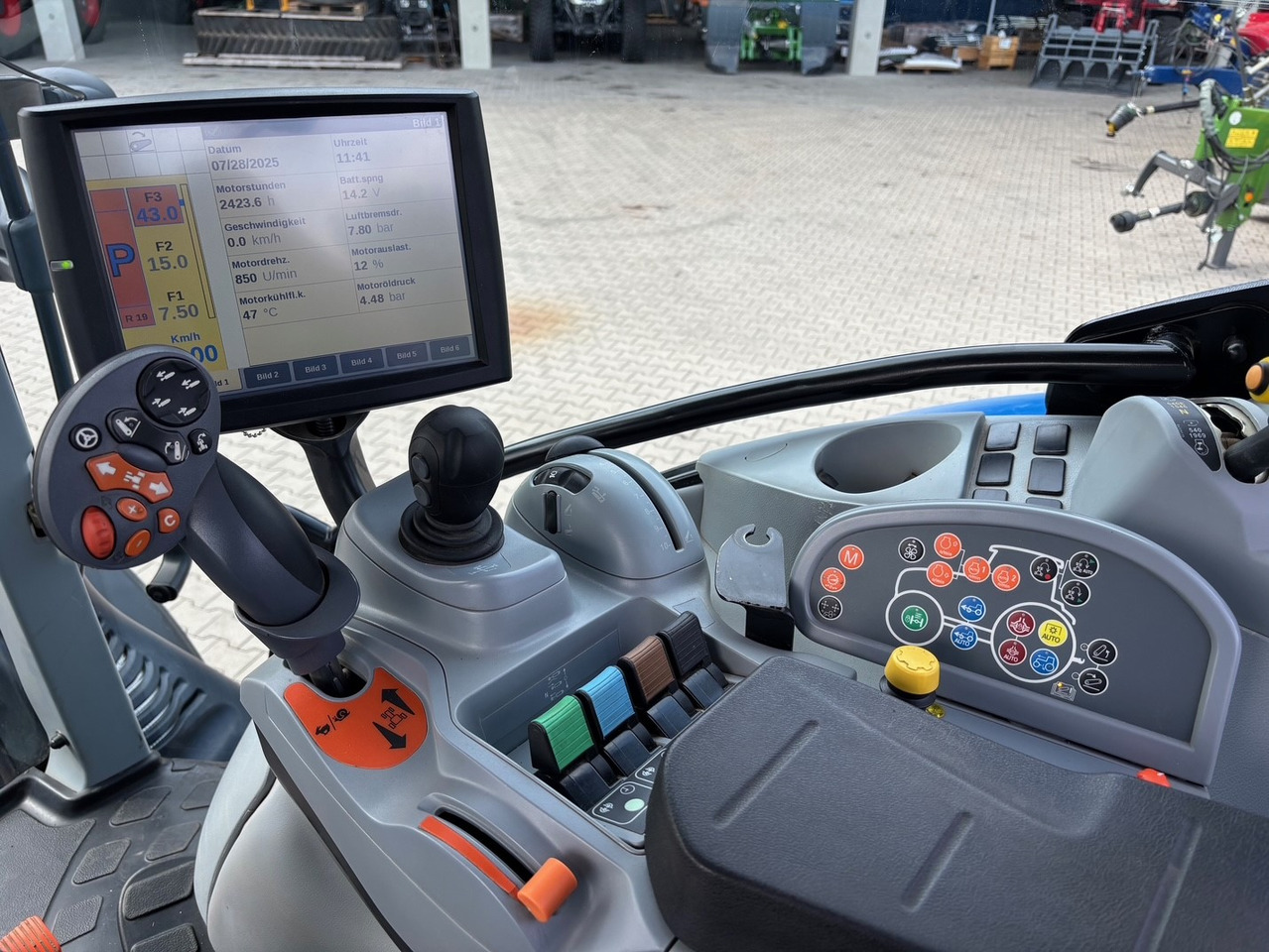 New Holland T6.140 Auto Command - Traktör: fotoğraf 3 New Holland T6.140 Auto Command - Traktör: fotoğraf 3