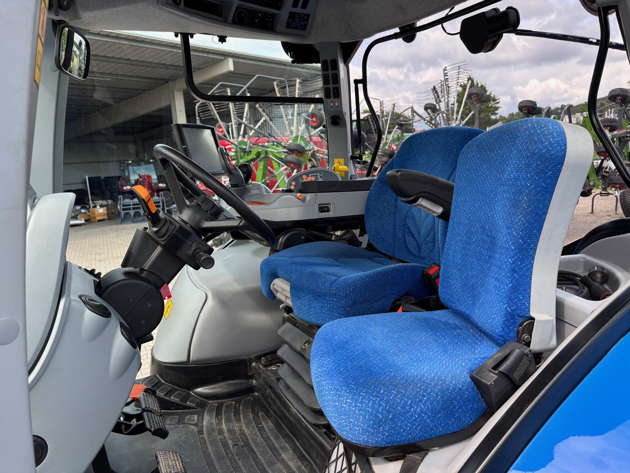 New Holland T6.140 Auto Command - Traktör: fotoğraf 4 New Holland T6.140 Auto Command - Traktör: fotoğraf 4