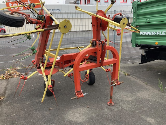 Unifarm CW 4.40 - Ot toplama tırmığı: fotoğraf 1 Unifarm CW 4.40 - Ot toplama tırmığı: fotoğraf 1