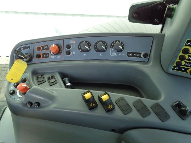 Valtra S274 - Traktör: fotoğraf 5 Valtra S274 - Traktör: fotoğraf 5